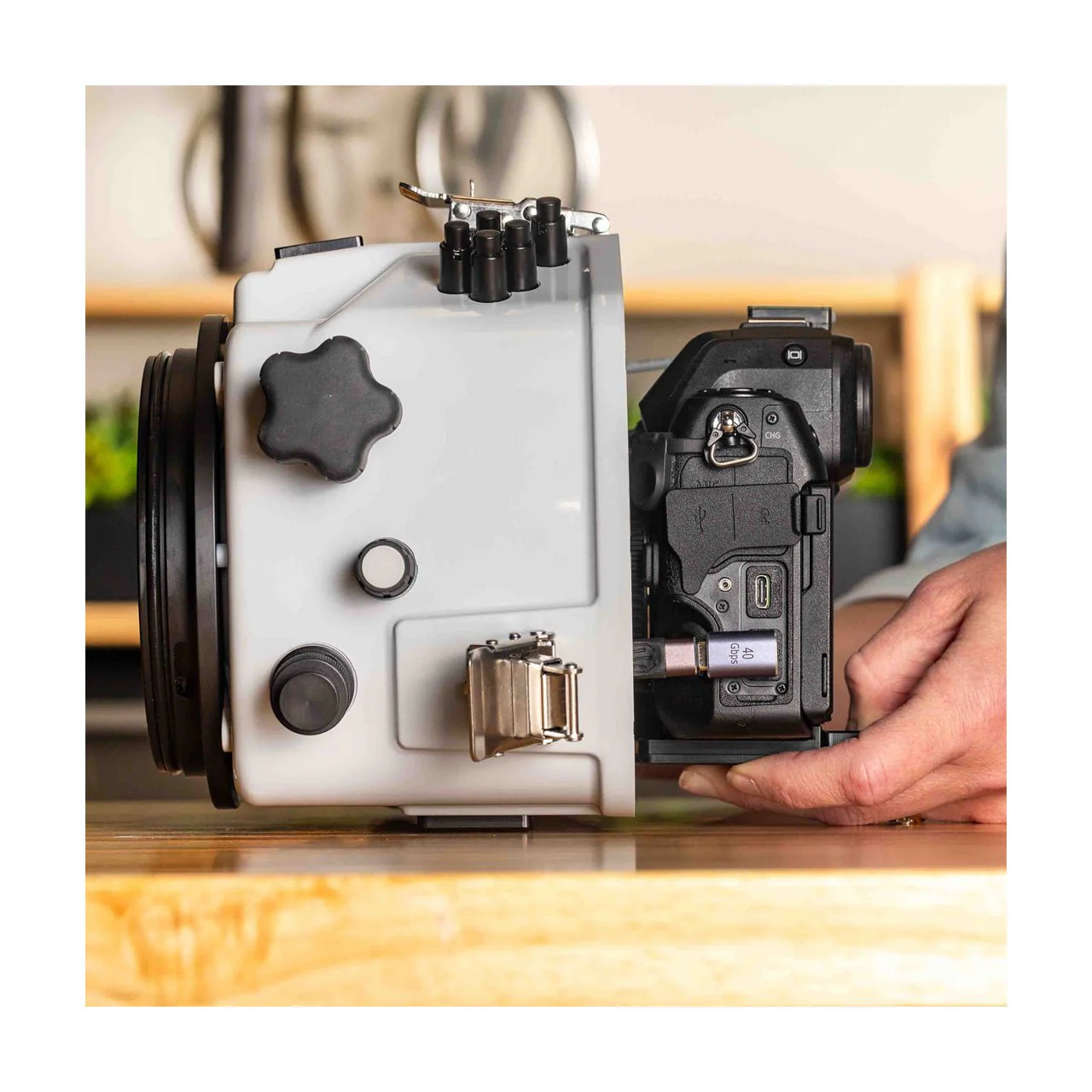 Ikelite USB-C Right Angle Adapter (40GBPS) - Image 2