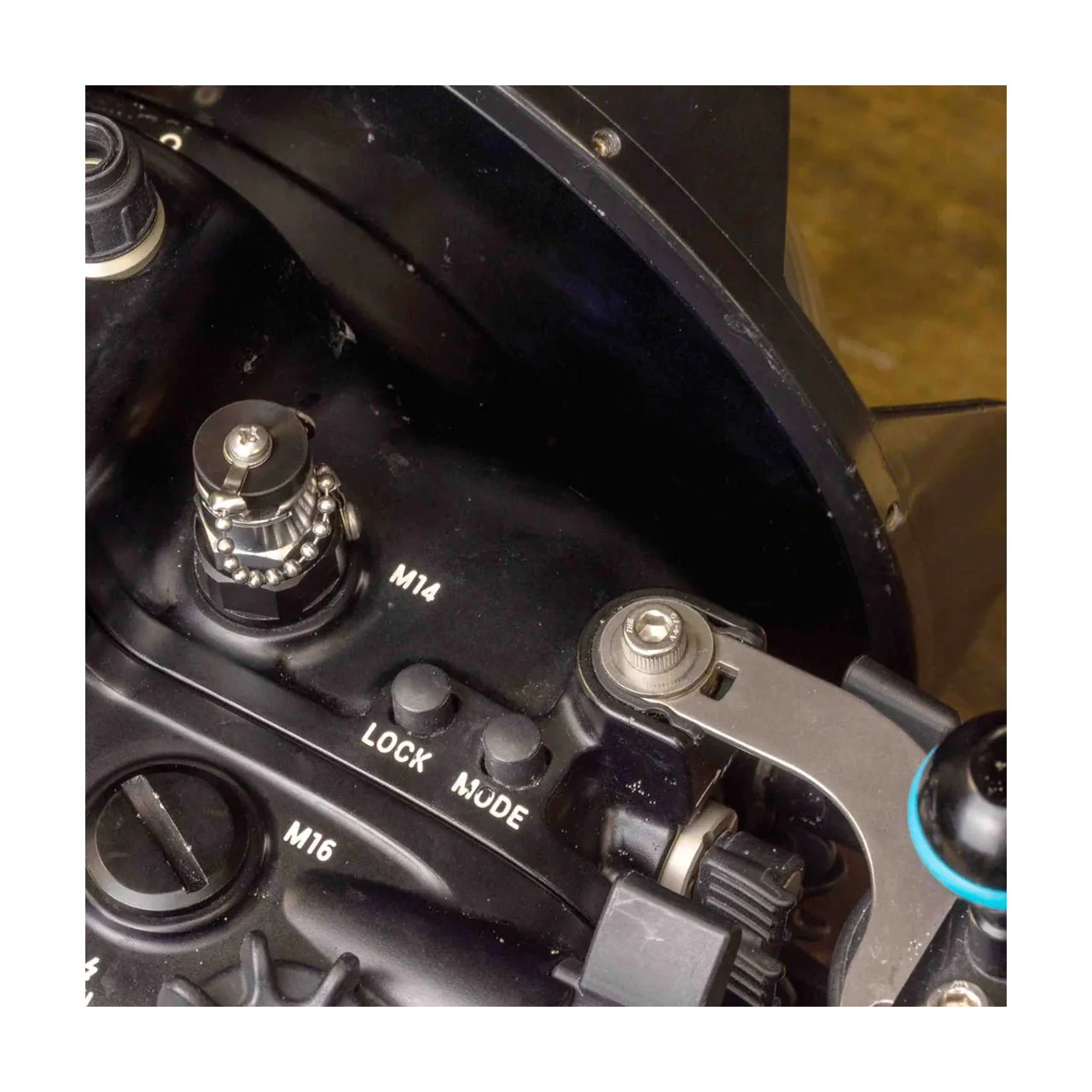 Ikelite Vacuum Valve for M14 Holes - Image 3